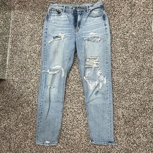 American Eagle “Mom Jean”